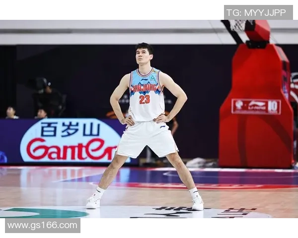 北京篮球队在城市联赛中以63分稳居积分榜首位，展现强劲实力